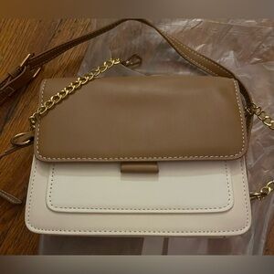 NWOT Women’s Faux Leather Purse